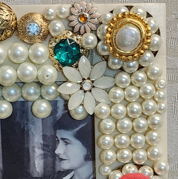 One of a Kind Vintage Style Pearl and Jewel Photo Frame Bold Statement Decor - Picture 7 of 16